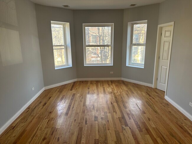 Building Photo - 720 N Homan Ave