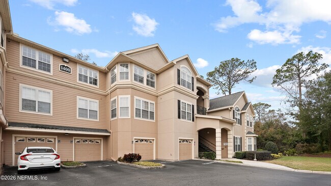 Building Photo - 13810 Sutton Park Dr N