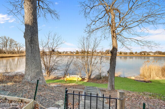 Building Photo - 619 Beacon Blvd