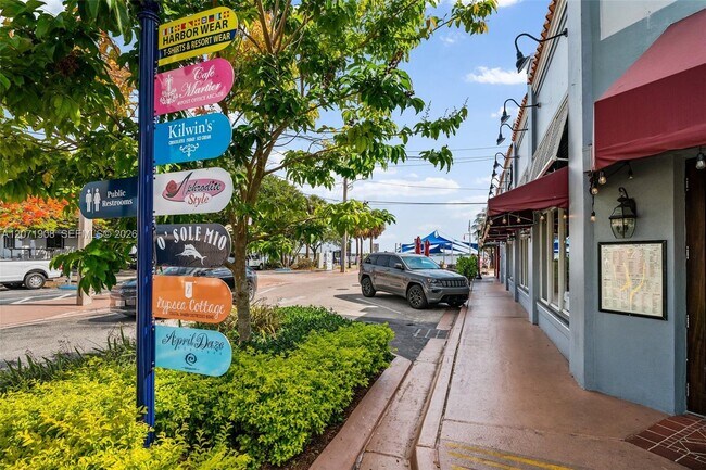 Building Photo - 2600 SE Ocean Blvd
