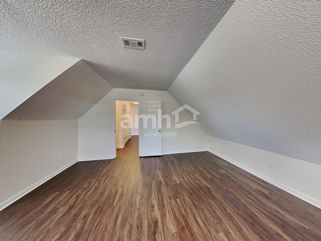 Building Photo - 116 Academy Ln