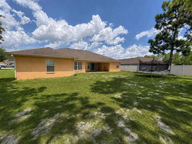 Building Photo - 13405 SW 86th Ave
