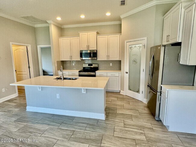 Building Photo - 336 Midway Park Dr