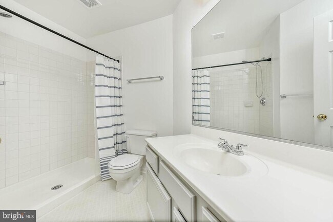 Building Photo - 46588 Drysdale Terrace