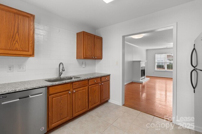 Building Photo - 17311 Villanova Rd
