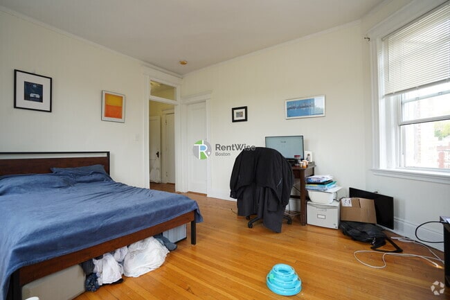 Building Photo - 42 Strathmore Rd