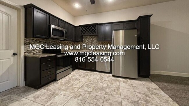 Building Photo - This Townhome Has Something for Everyone