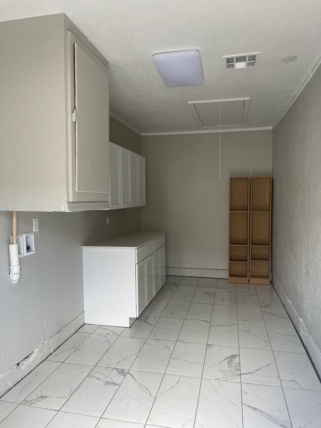 Building Photo - 3 bedroom PLUS floor plan! Newly Remodeled...