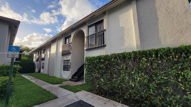 Primary Photo - 3036 Coral Ridge Dr