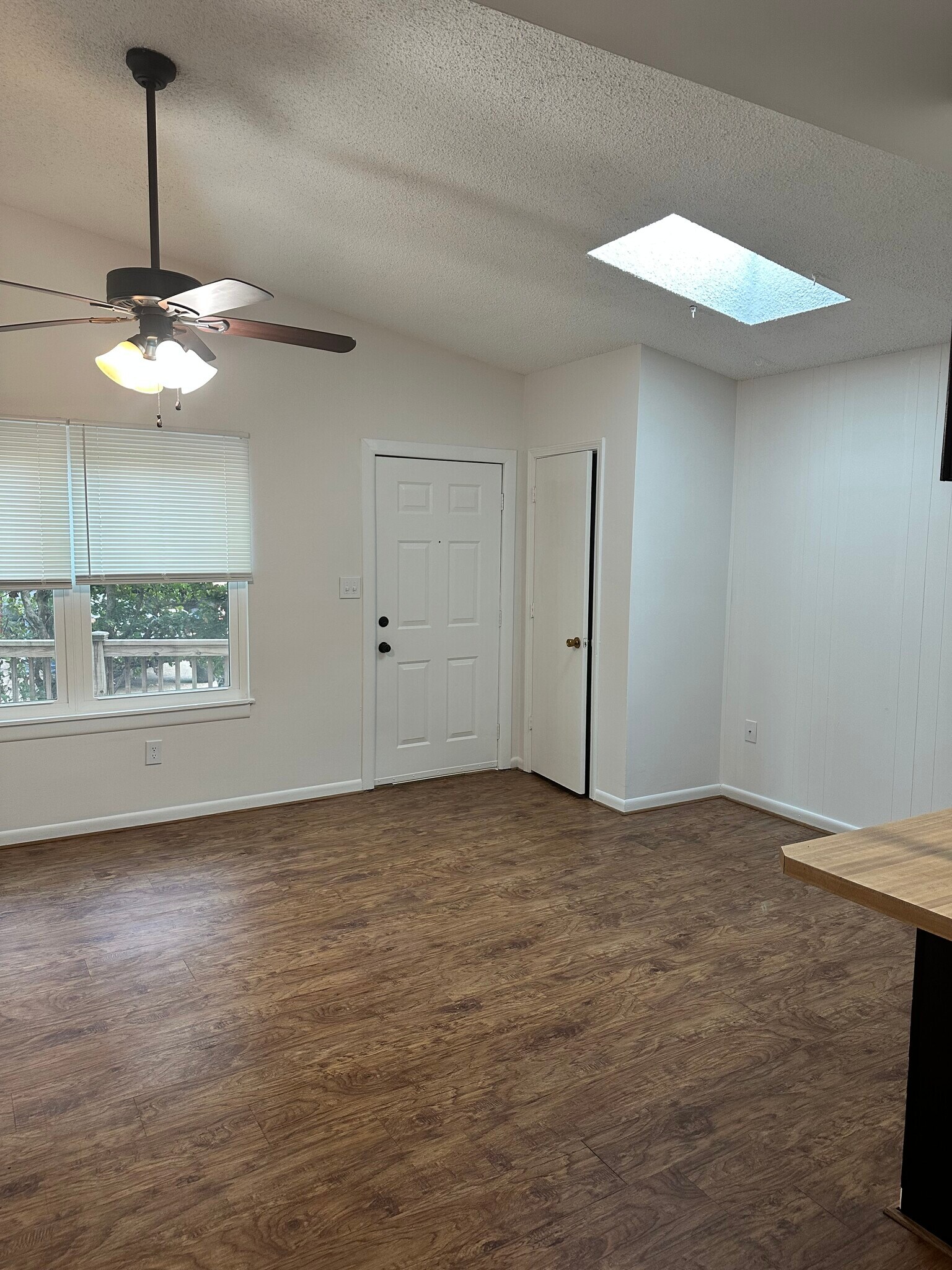 Building Photo - 415 N Oceana Blvd