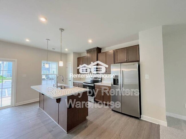 Building Photo - 202 Reid's Pl Dr