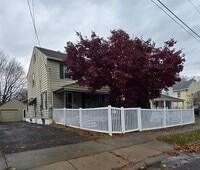 Building Photo - 64 Margaret St