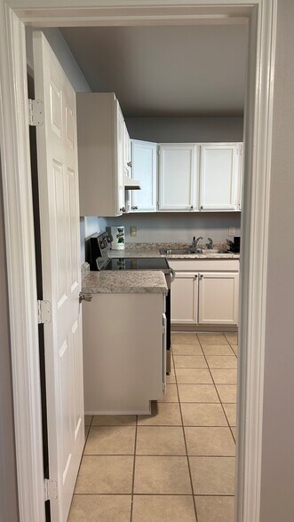 Building Photo - 2523 Law St