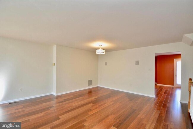 Building Photo - 7209 Burton Hill Ct