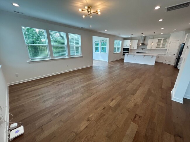 Building Photo - 6 Bedroom | 4 Bathroom New Construction Ga...