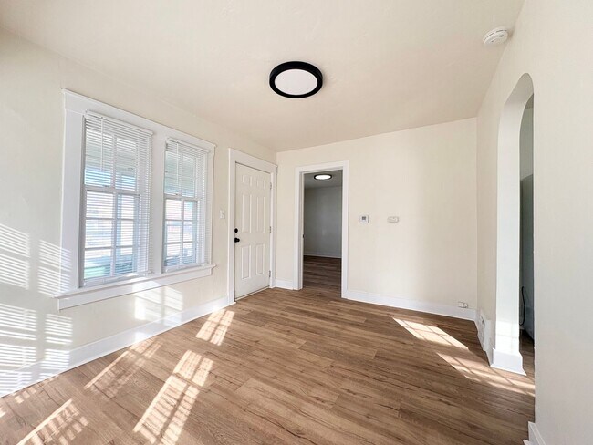 Building Photo - 1715 Marshall St