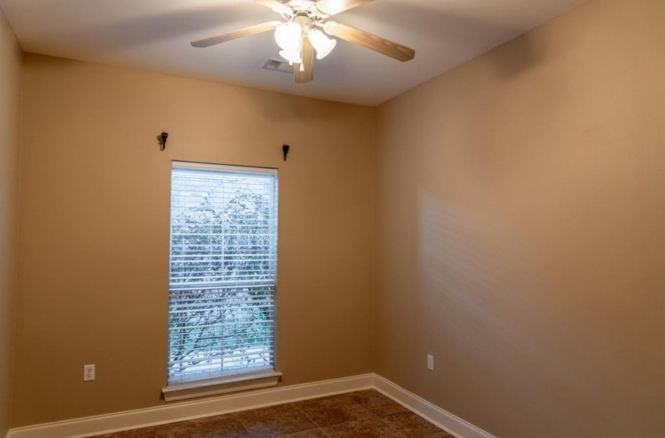 Bedroom 3 - 3921 Northshore Ave