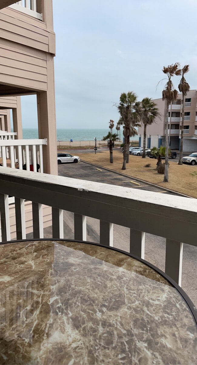 Building Photo - 3938 Surfside Blvd