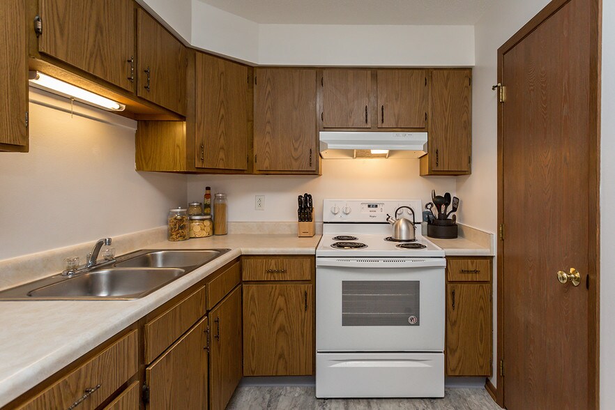 Newton Park Apartments 1425 N 11th Ave E Newton IA 50208 Apartment