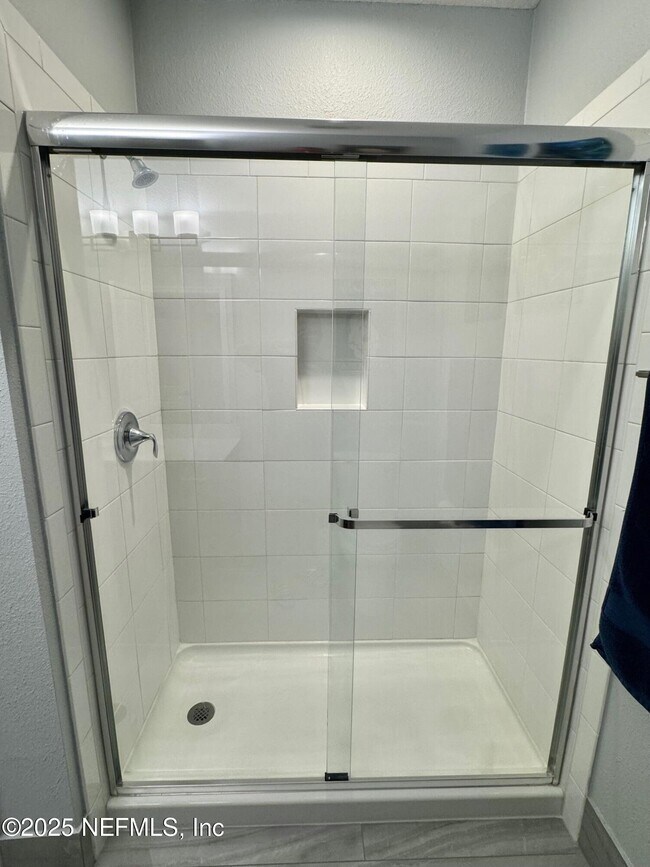 Building Photo - 163 Pine Forest Ct