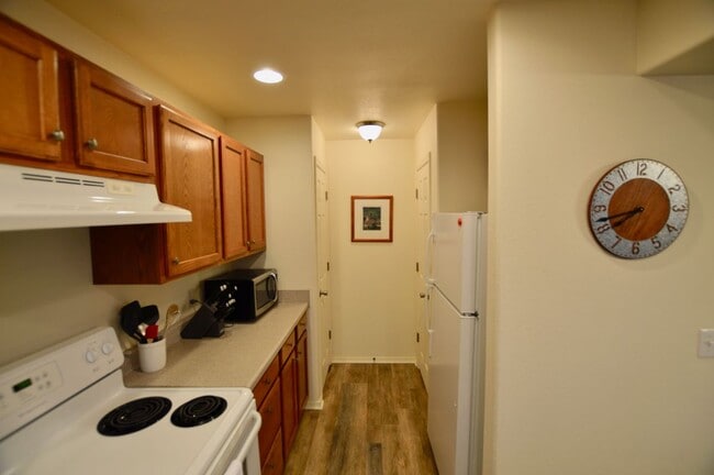 Building Photo - 1094 Longbow Ln