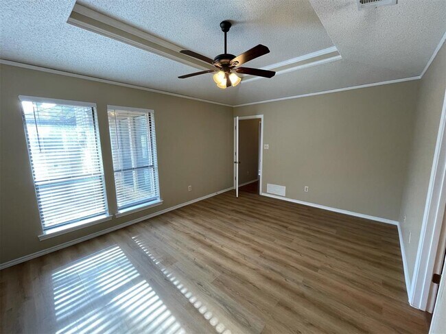Building Photo - 4916 Timberview Dr