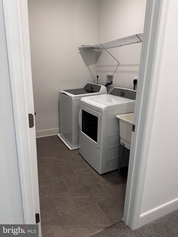 Building Photo - 2504 W Peninsula Dr