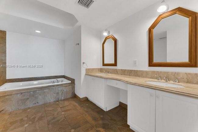 Building Photo - 9595 Collins Ave