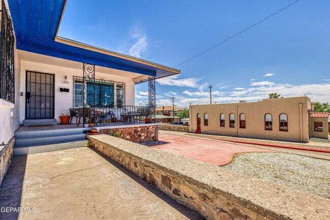 Building Photo - 1300 Randolph Dr