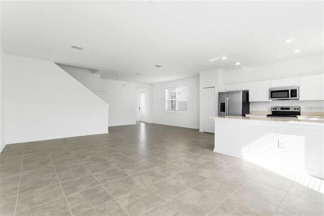 Building Photo - 353 Bogey Dr