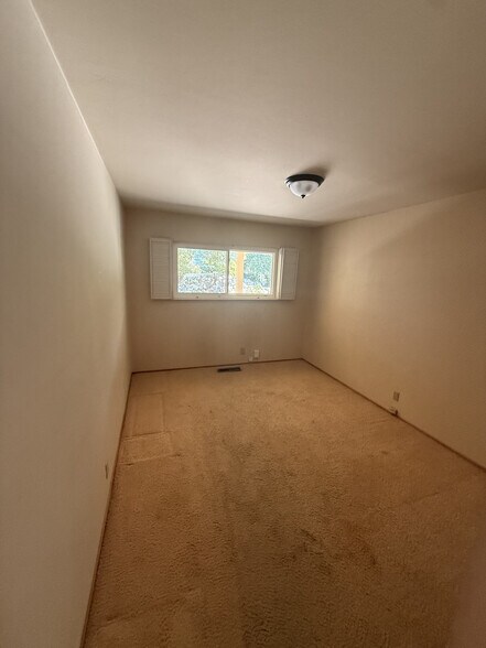 Building Photo - 1389 Chelsea Dr