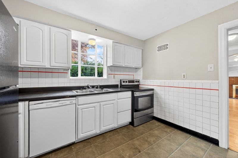 Building Photo - 3653 Eminence Blvd