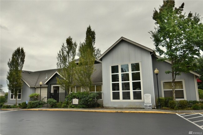 Building Photo - 2bd/2ba Lynnwood Townhome