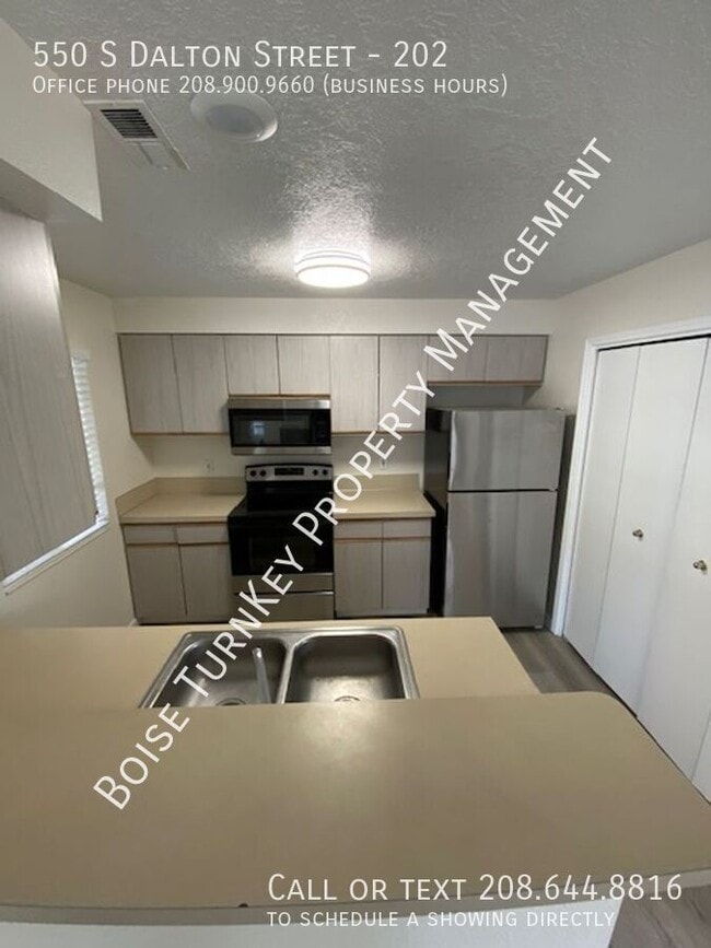 Building Photo - 550 S Dalton Ln