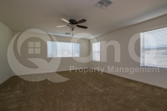 Building Photo - 1120 E Blue Spruce Ln