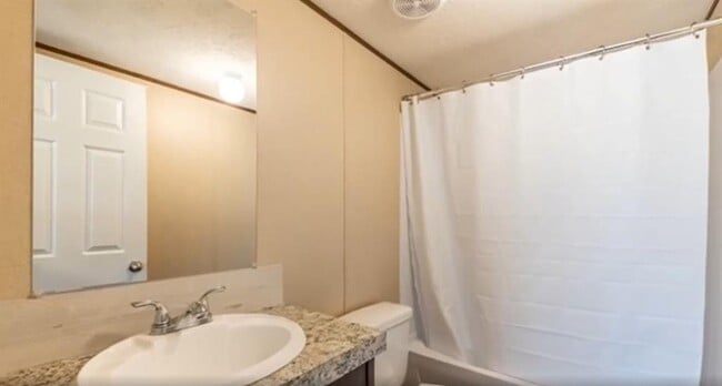 Building Photo - 146 Guajolote ST