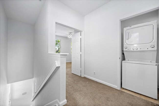 Building Photo - 131 Greenwich Cir