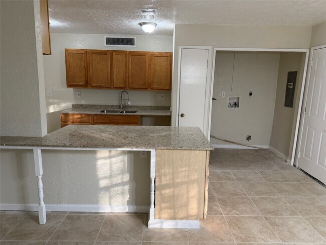 Building Photo - 4915 Porter Ridge Dr