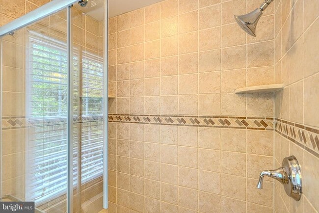 Building Photo - 372 Old Trail