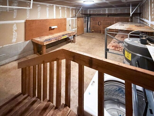 Building Photo - 24712 Parkside Dr