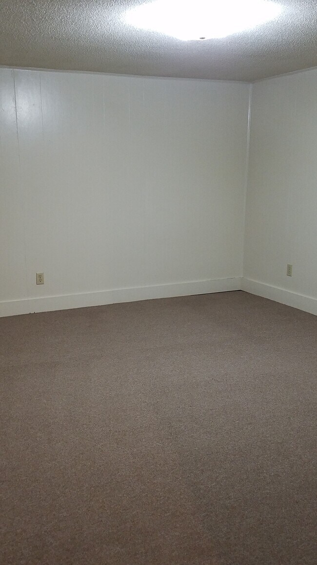 Building Photo - 2107 Bartlett St