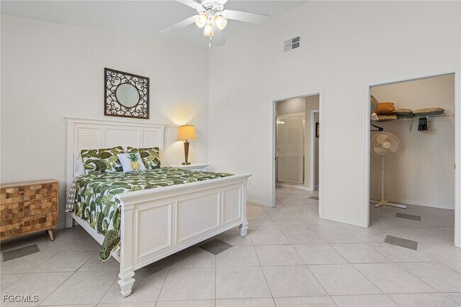 Building Photo - 15571 Bellamar Dr