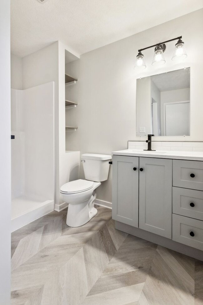 Building Photo - Fully Remodeled South Lincoln 4 Bedroom