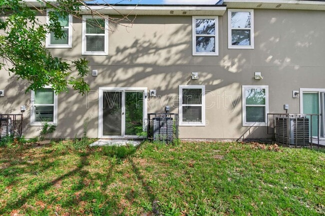 Building Photo - 7608 Rain Forest Dr N