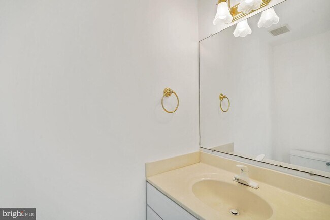 Building Photo - 6367 Buffie Ct
