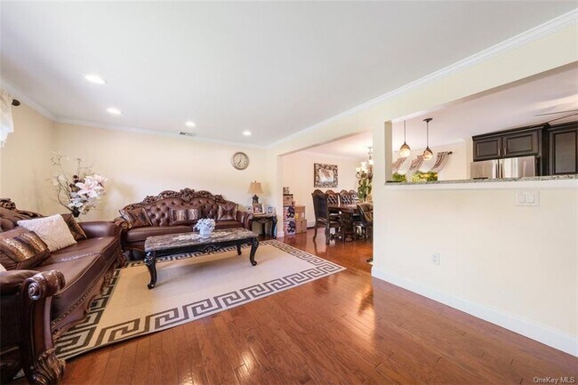 Building Photo - 7 Ohio Dr