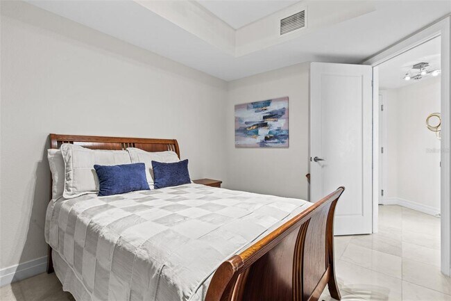 Building Photo - 331 Cleveland St