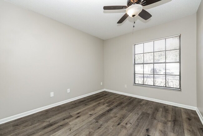 Building Photo - 16536 Forestlake Dr