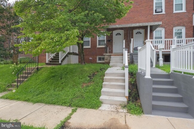 Building Photo - 621 Wood St