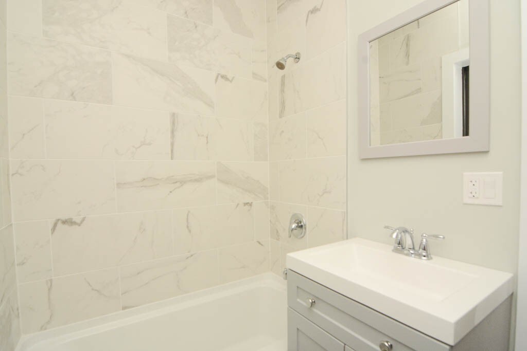 Building Photo - 725 St Johns Ave